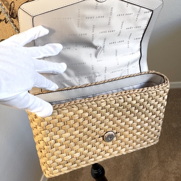 DKNY Elissa Medium Chain Strap Shoulder Bag - Picture 16 of 17